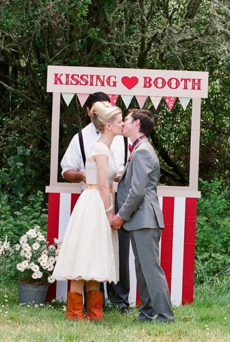 kiss booth